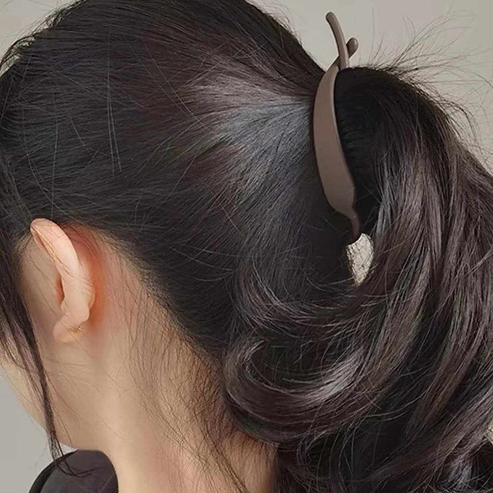 

Banana Hair Clip 2 Pieces Interlocking Styling Clip for Women Stylish Claw Secure Hold Accessory for Casual Bridal Beach Party