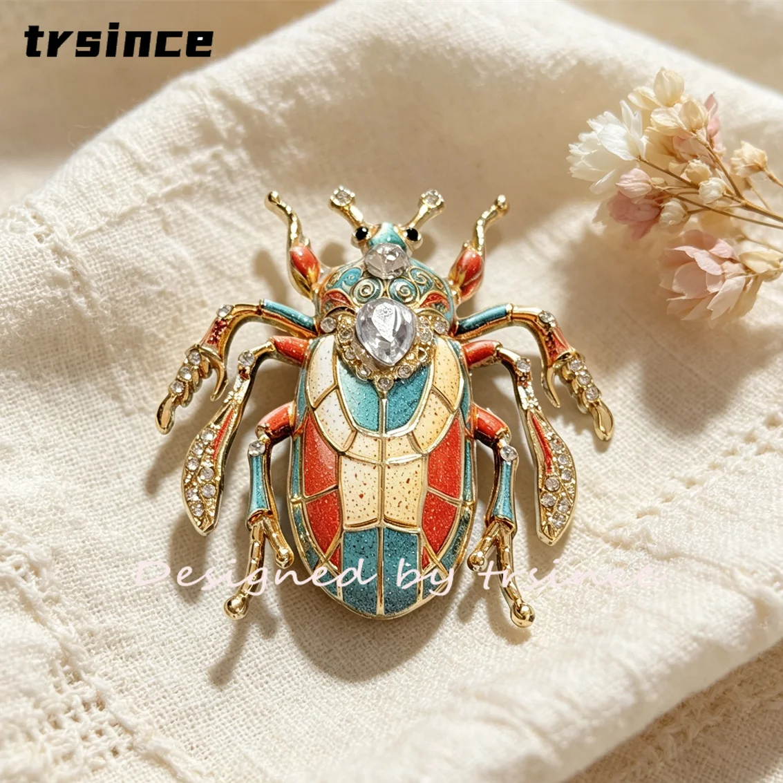 Luxury Crystal Scarab Beetle Brooch  Insect Bug Pins Vintage Rhinestone Lapel Brooches Women Fashion Dress Suit Accessories
