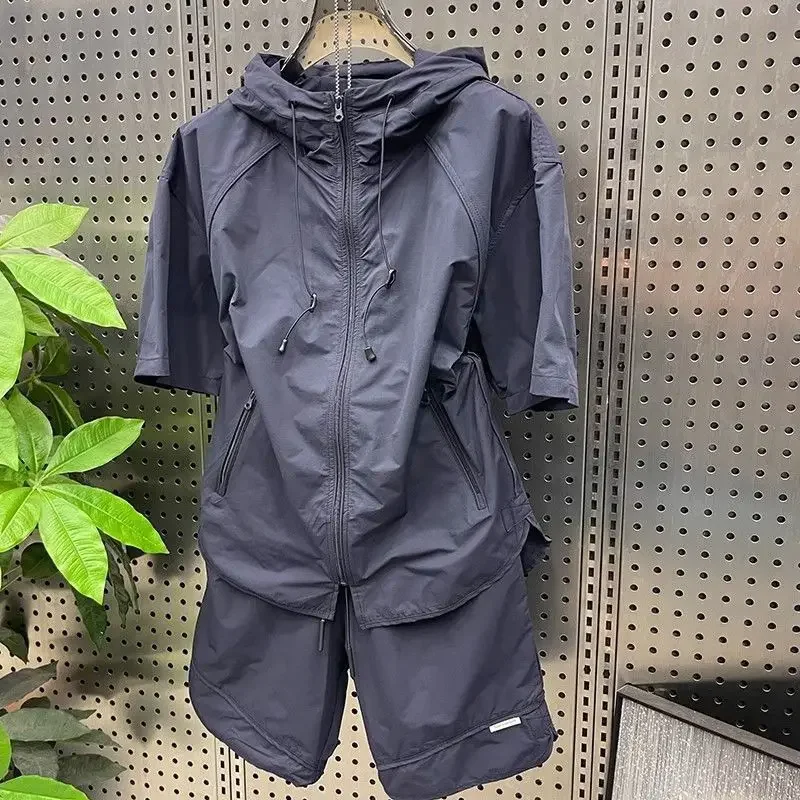 T-shirt con cappuccio Pantaloncini Abiti da uomo Giacca a vento Tinta unita Moda 2025 Poliestere Marche originali Slim Fit Outdoor Casual Uomo Set