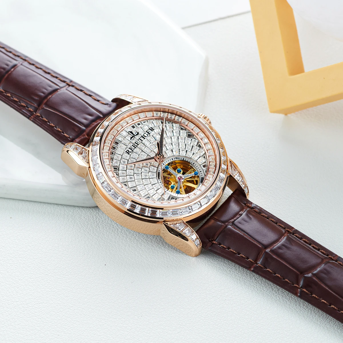 

Reef Tiger Exquisite Men's Rose Gold Zircon Skeleton Automatic Watch Classic Brown Leather Mechanical RGA1905