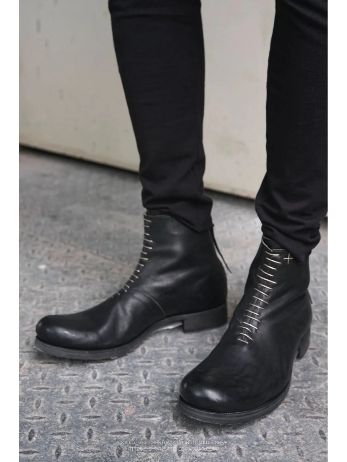 

Retro Black Boots Unisex Slim Fit Short Boot Silver Lace up Zipper Back Trendy Work Boots round Toe Rubber Sole Boots
