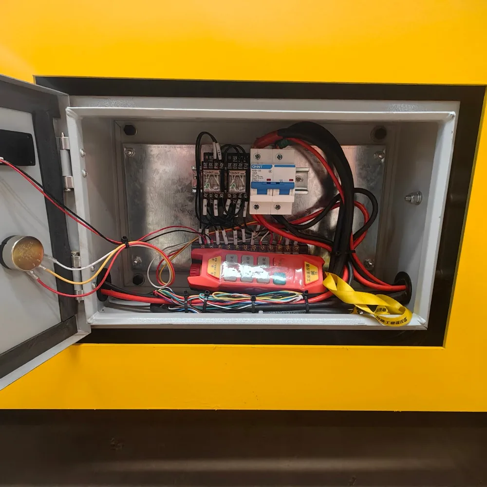 Heavy-Duty Smart Flatbed AGV Laser-Guided Motor-Driven Battery-Powered Industrial Material Transport Cart