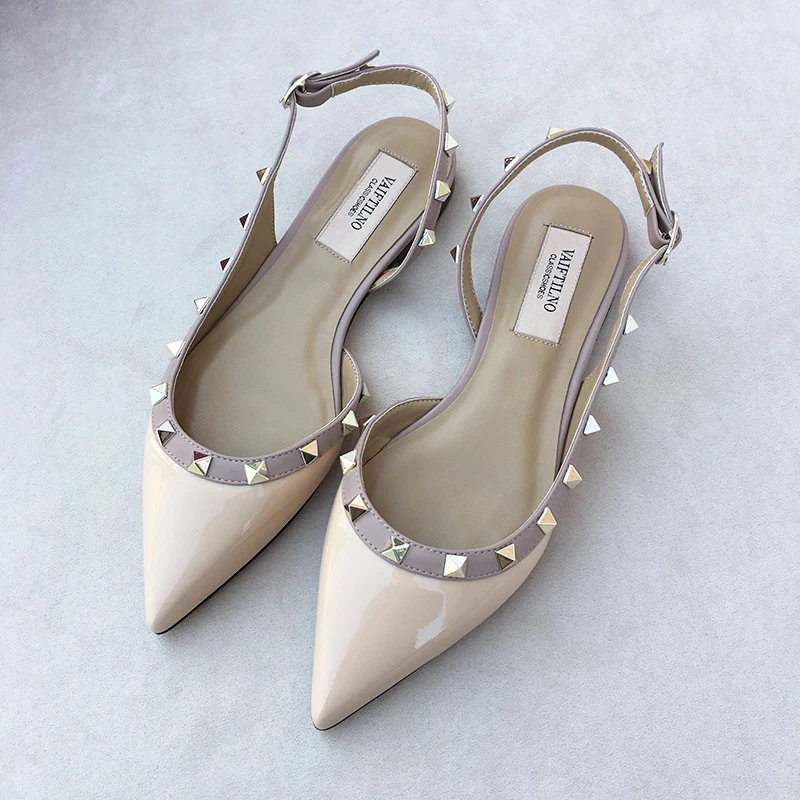 Luksusowe buty damskie 2024 New Leather Luxury Brand Rivets Shoes Women Sandals Pointed Toe Thin Flat Slippers Solid Casual Outdoo