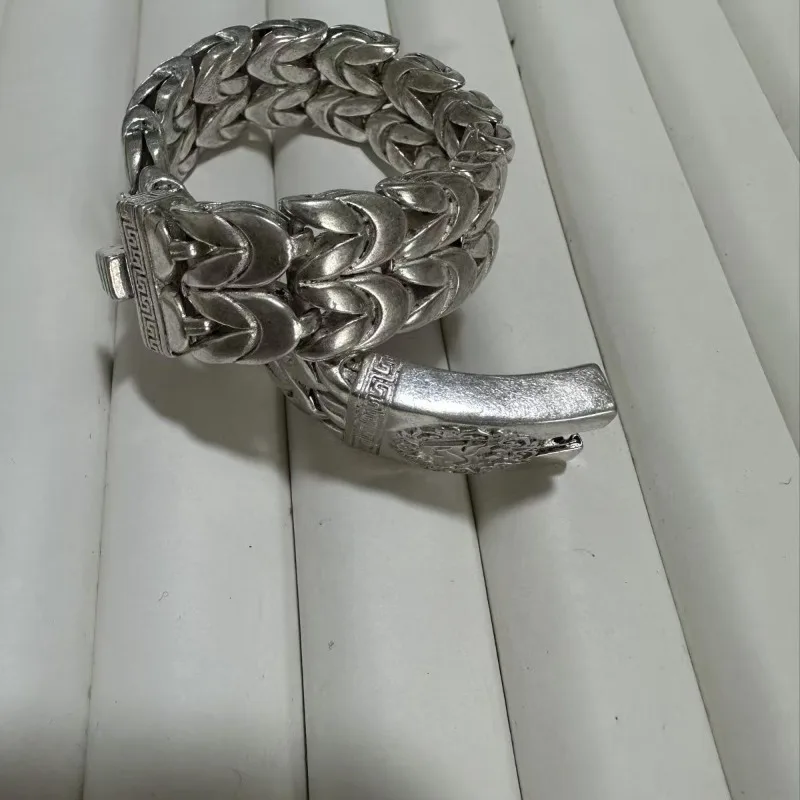 

Handmade Tibetan silver bracelet with ethnic style and simple jewelry accessories, a gift for family members
