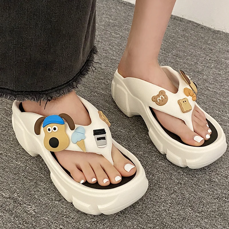 2024 Summer and Autumn Fashion New Solid Color Sexy Round Toe Flat Bottom Comfortable Casual Buckle Sandals Women's Flip-flops