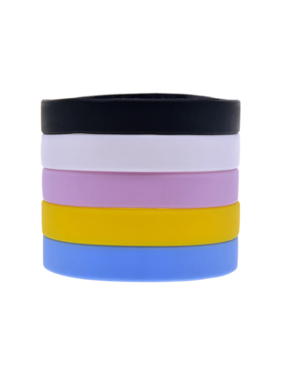 50 Stück klassische, einfarbige Silikon-Armbänder, Unisex-Modearmbänder für Musikpartys, leuchtende Gummi-Armbänder. – Detail 2