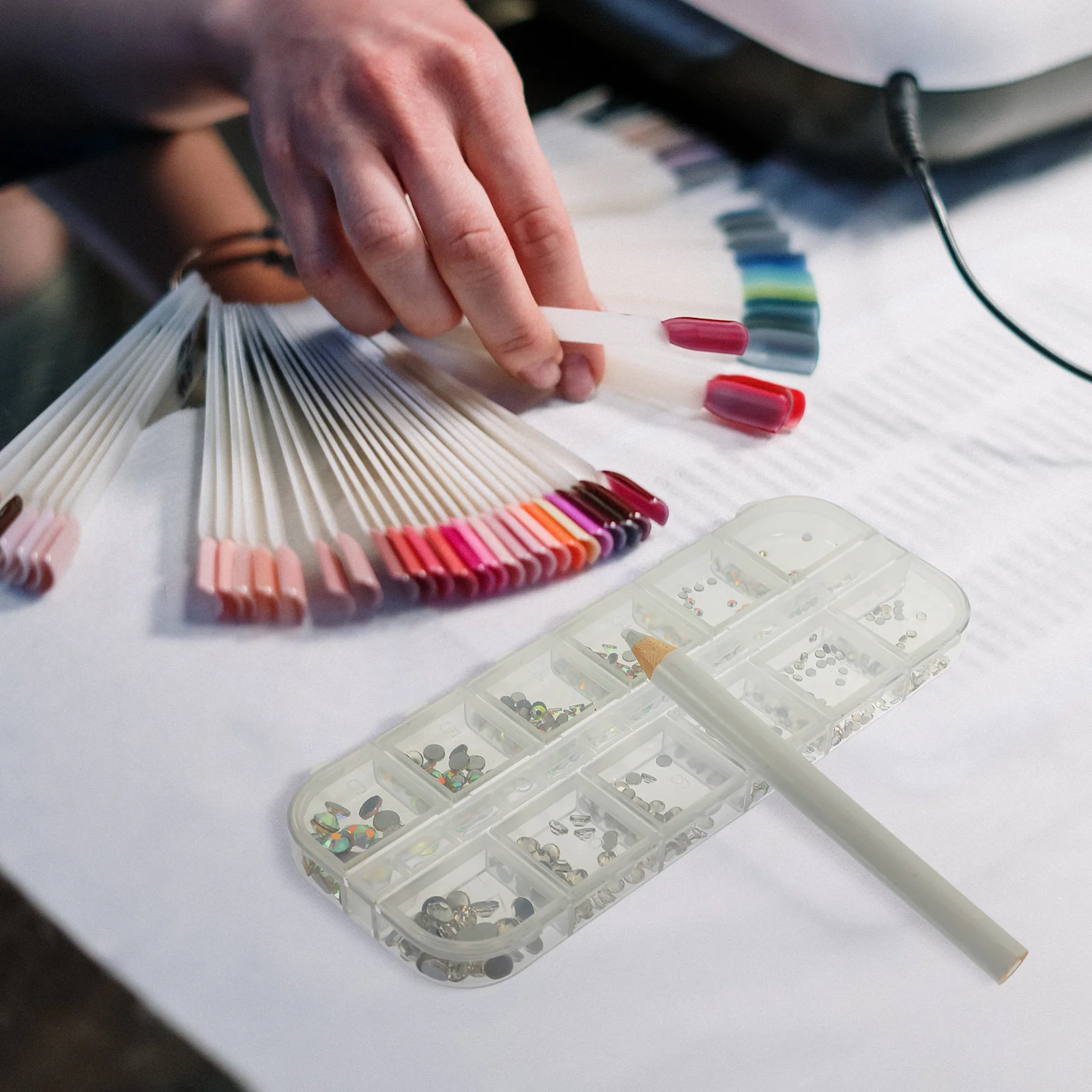 1セット フラットバックラインストーン ネイルチャーム コンパクトデザイン DIYネイルアート ブリングデコレーション ネイル、靴、服、スマホケース、クラフト、ジュエリー用