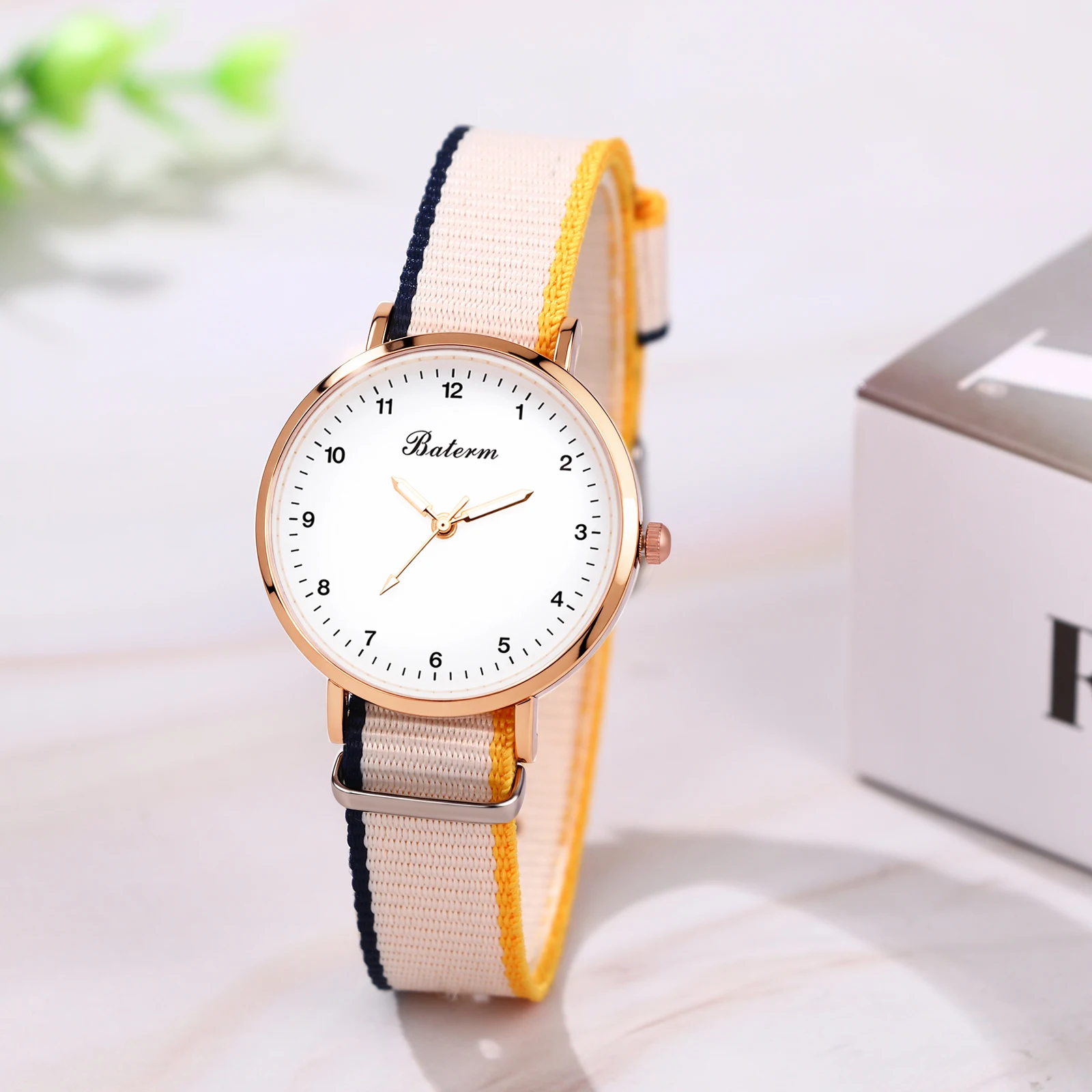 Lancardo Wowen Bracelet Watch Set Simulated Quartz Round Case Arabic Numeral Scale Canvas Strap Fashionable Bracelet Watch