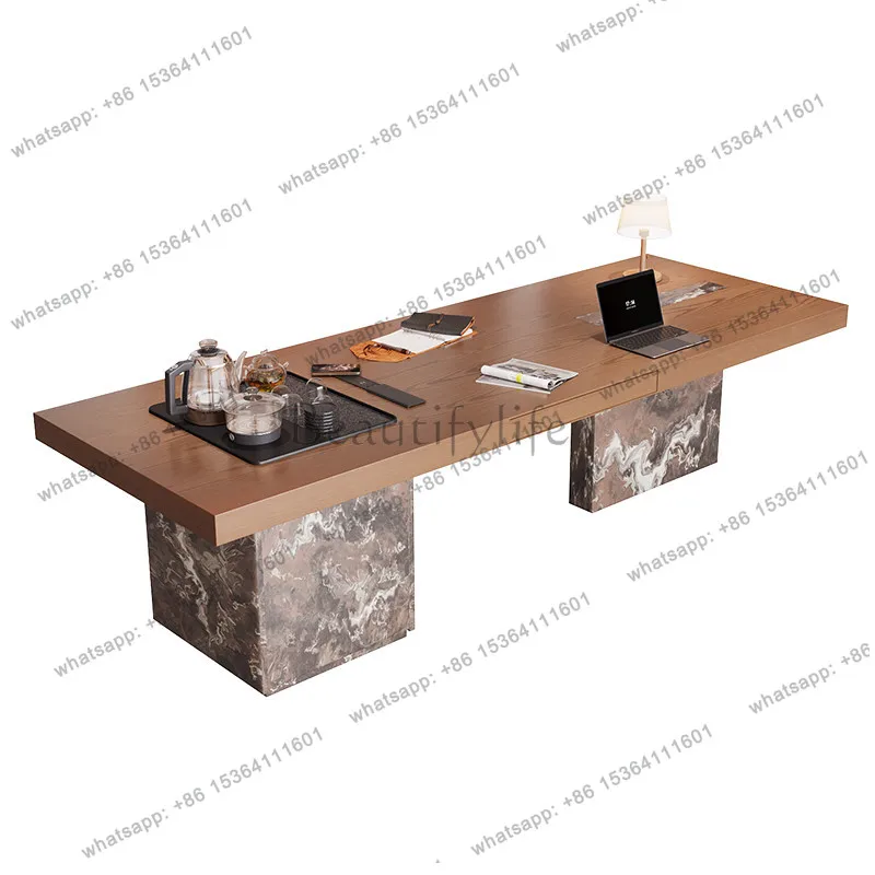 

Элитный журнальный столик из массива дерева для гостиной, в стиле современной роскоши, с ощущением высокого класса.