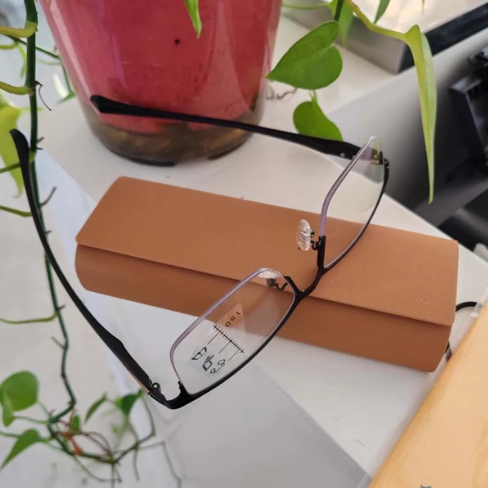 Transparent Anti Bl…