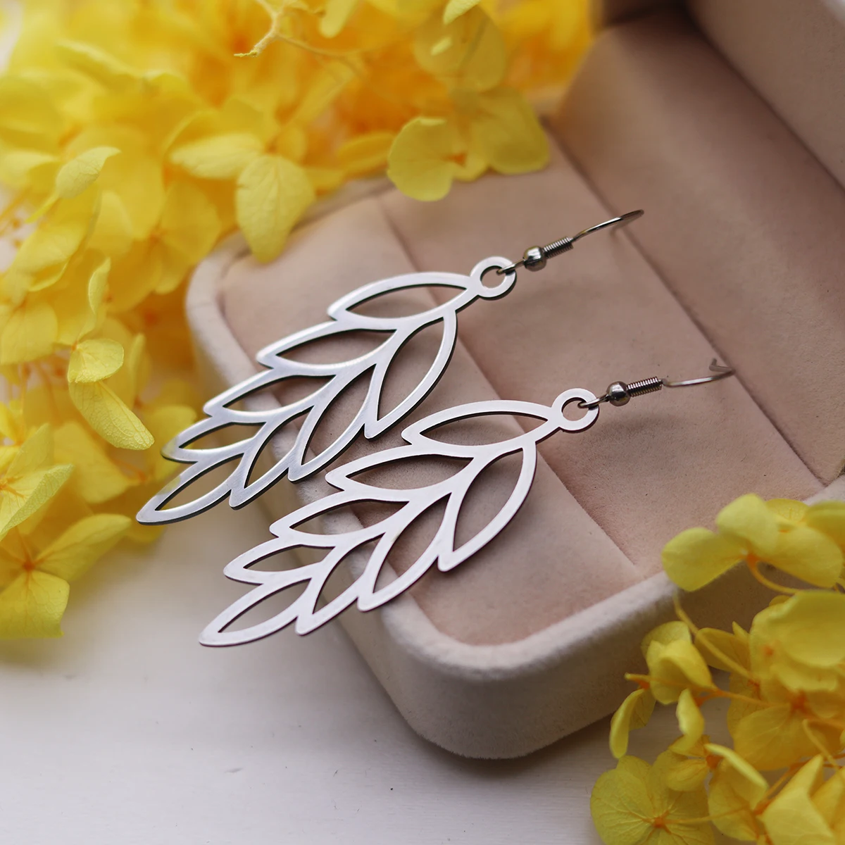 1/Pair Ear of Wheat Leaf Earrings for Women Tassels Long Art Line Ear Hook Stainless Steel Jewelry Ear Cartilage Puncture Leaves