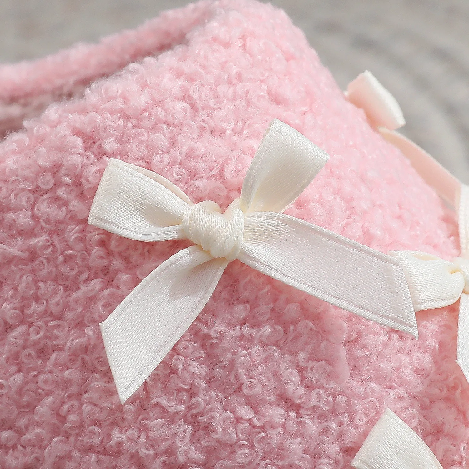 Neue Trendige Herbst- und Winter-Plüsch-Baumwoll-Hausschuhe für Damen, Warme Indoor-Pantoffeln mit Niedlicher Schleife in Rosa – Detail 18