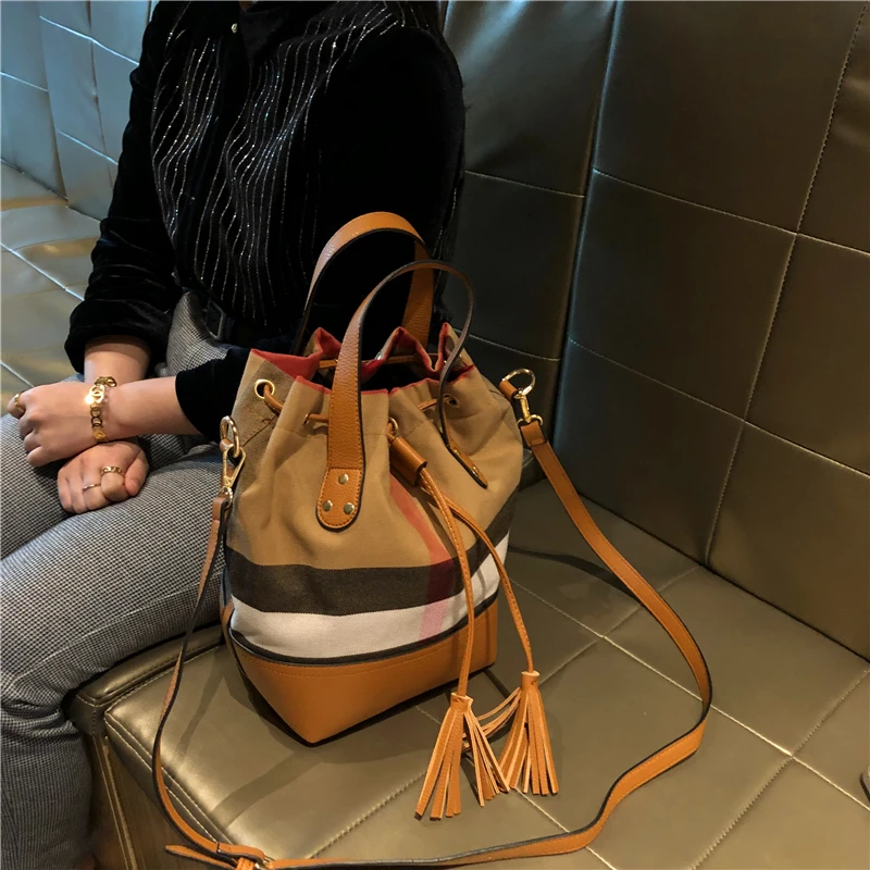 Fashionable Plaid Women Bag Luxury Canvas Barrel Bucket One Shoulder Crossbody Bag Female Designer Purses And Handbag Pouch 2024