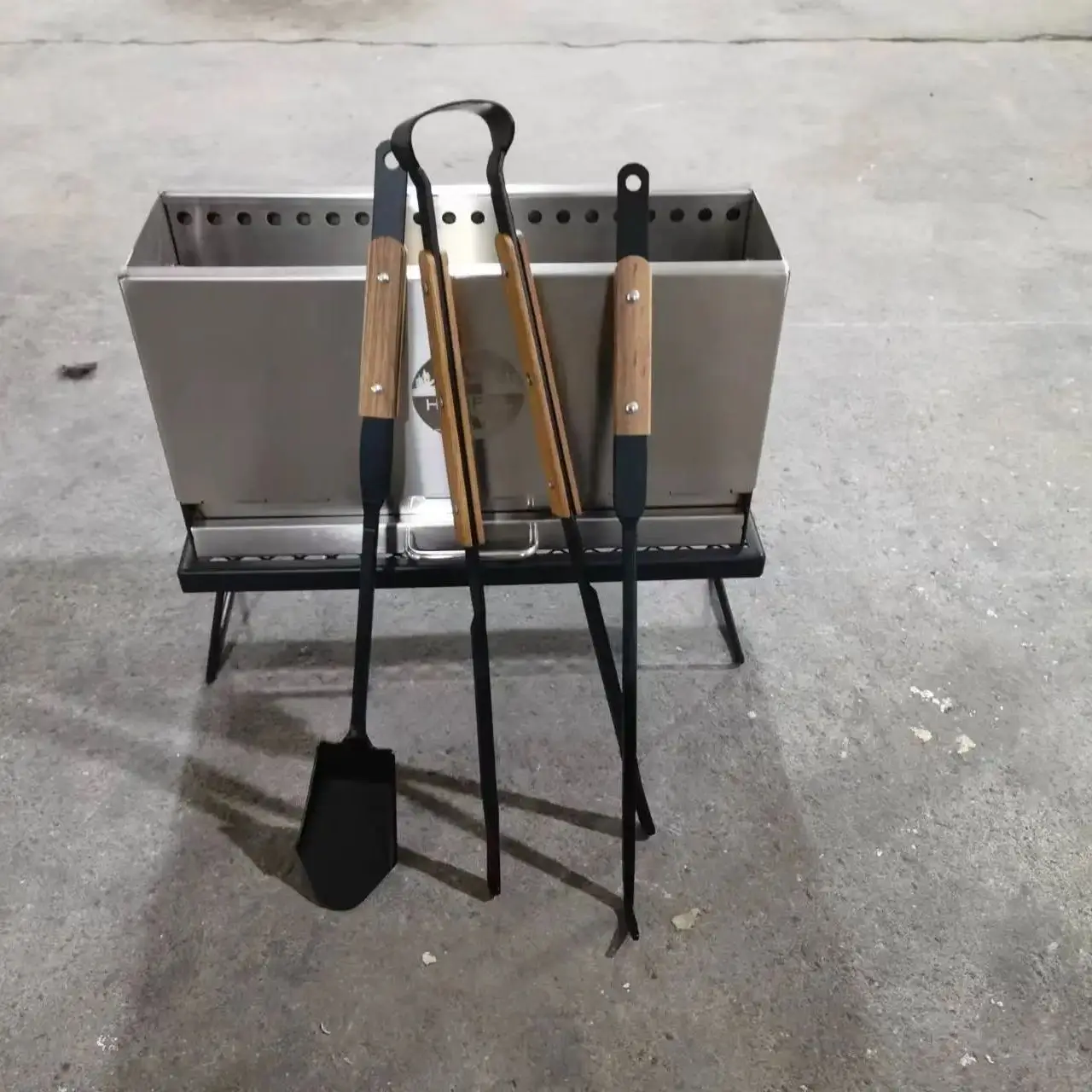 

Outdoor Barbecue Set Fire Tongs Hooks Shovels Clamps Pliers Three Piece Set Shovels Charcoal Picnics Camping Tools Set Supplies