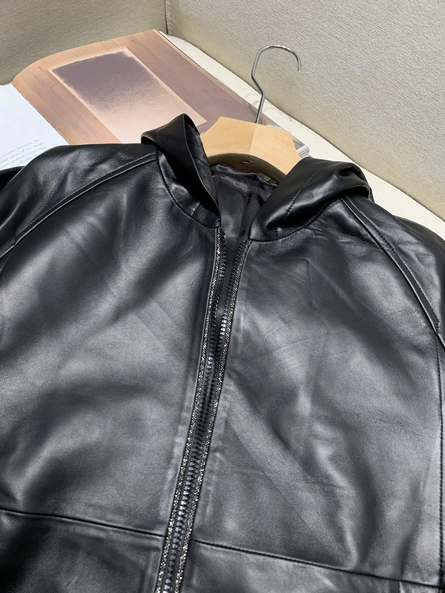 

Autumn And Winter New High Quality Fashion Beaded Decorative Sheepskin Hooded Jacket For Women