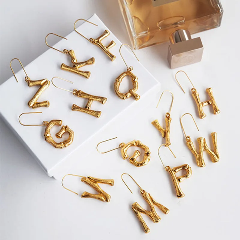 Retro alloy letter earrings women's fashion influencer INS style earrings earrings pendant accessories (single)