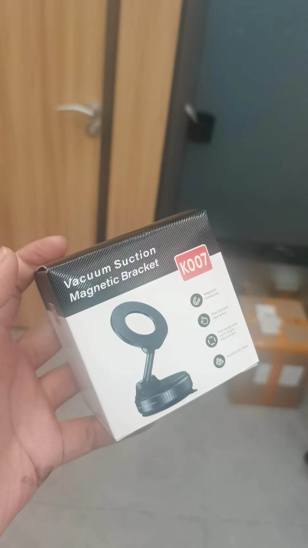 hit product360 Degree Rotating Magnetic Vacuum Suction Car Holder Strong Secure Grip Plastic Phone Mount Holder