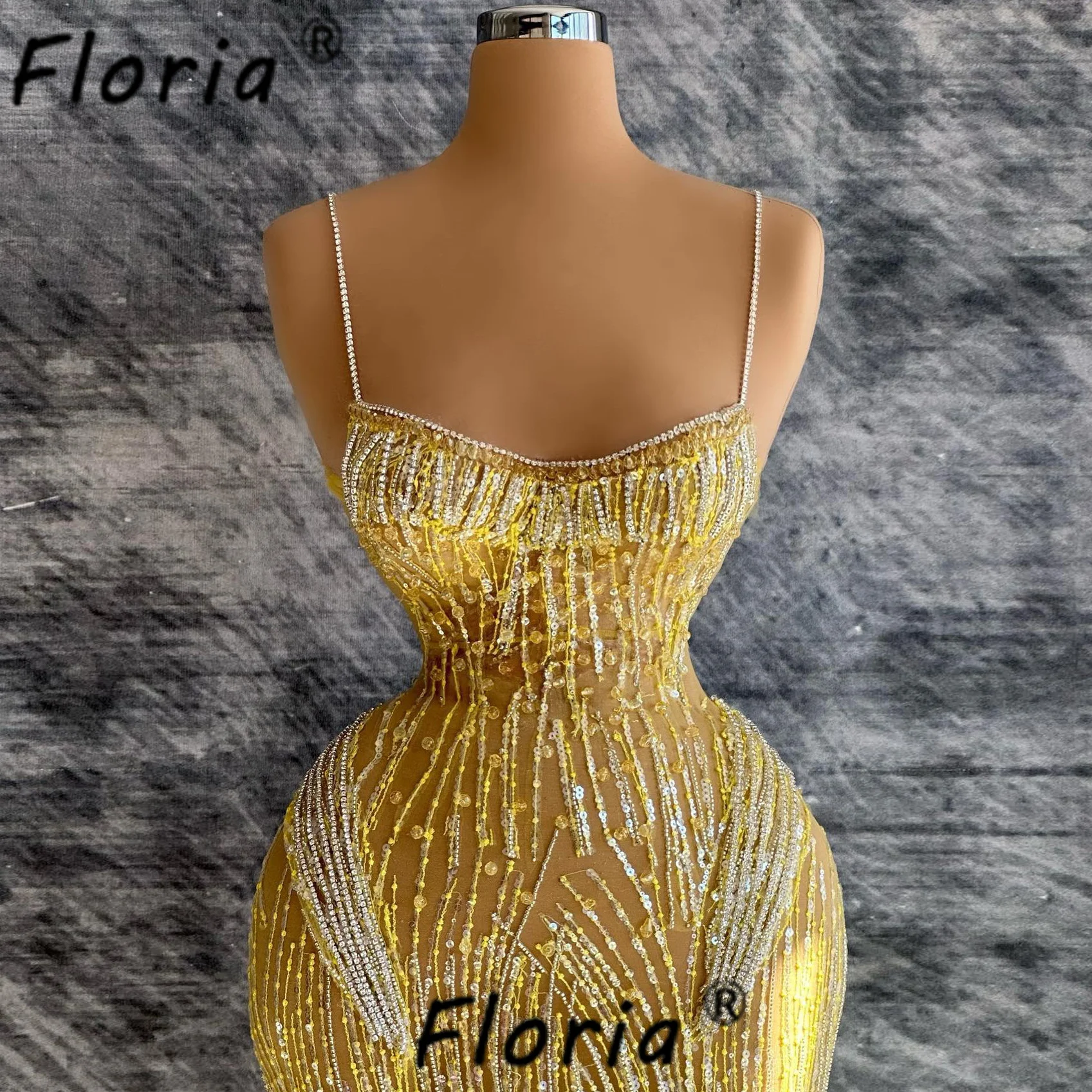 

2025 See Through Party Dresses Sexy Arabic Long Prom Celebrity Dress Yellow Beads Sequins Evening Gowns Customized Elegant Robes