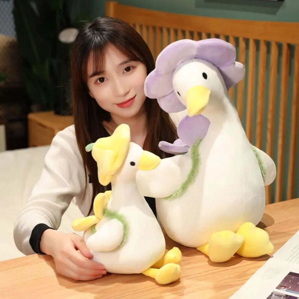 꽃나들이 오리 봉제인형 PP솜 부드러운 하이킹 오리 달래기 인형 푹신하고 귀여운 봄 나들이 오리 봉제인형 소파