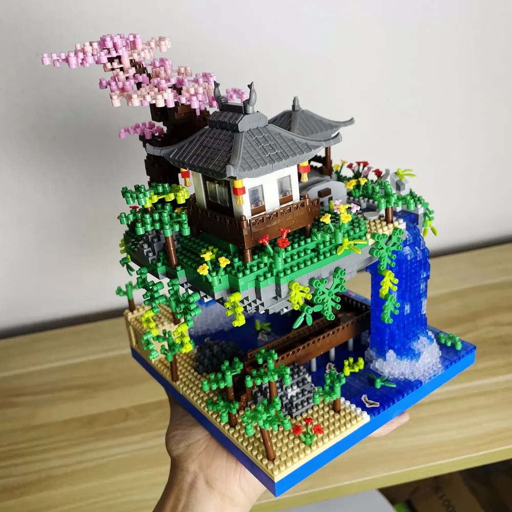 Beleuchtetes japanisches Zen-Kirschblütenbaum-Haus-Bauset, 2500-teiliger Sakura-Baum mit LED-Wasserfall, DIY-Dekorationsmodellbausatz – Detail 6