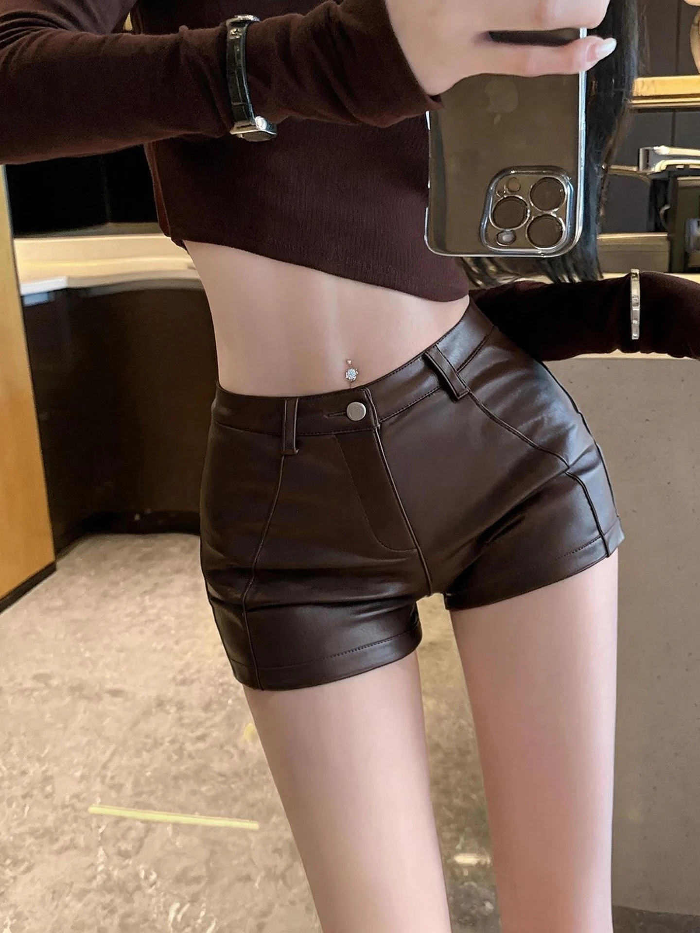 Brown Low Waist Slim Fit PU Leather Shorts Women's Autumn Winter New Style Korean Version Boot Pants Micro Elastic Casual Pan...
