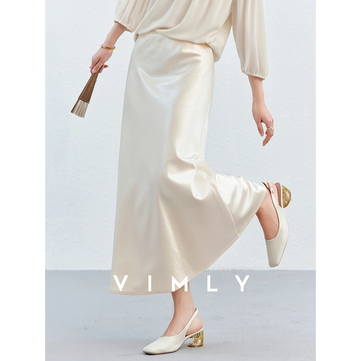 

VIMLY Women's A-Line Skirt 2026 Spring New Fashion Elegant Apricot Satin Minimalist Glossy Silky Midi Skirt for Ladies A5000