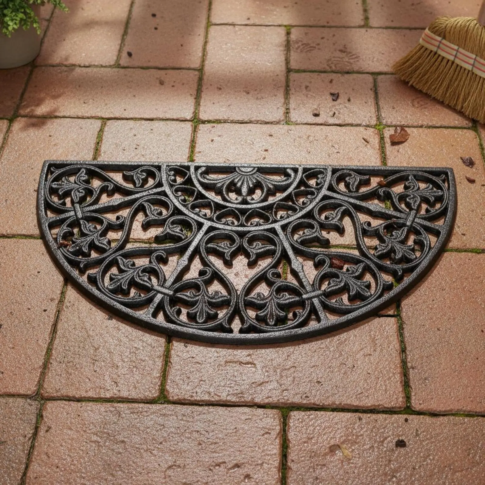 

Decorative Heart Vine Mat Vintage Cast Iron Door Mat Rustic Metal Doormat Ornate Home Decor Easy to Clean for Courtyard