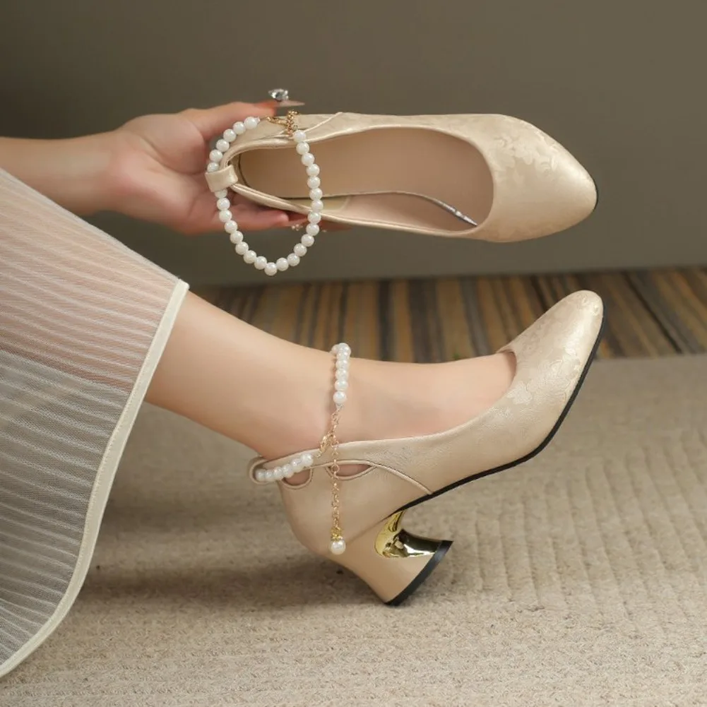 2026 New Beaded Buckle Design Women's Mary Jane Shoes Spring and Autumn Relief Design Pointy Elegant Banquet High Heels