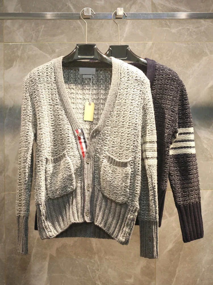 

Утепленный вязаный свитер-кардиган с V-образным вырезом и узором «Снежинка», осенне-зимняя новинка, модный теплый свитер с длинными рукавами для мужчин и женщин
