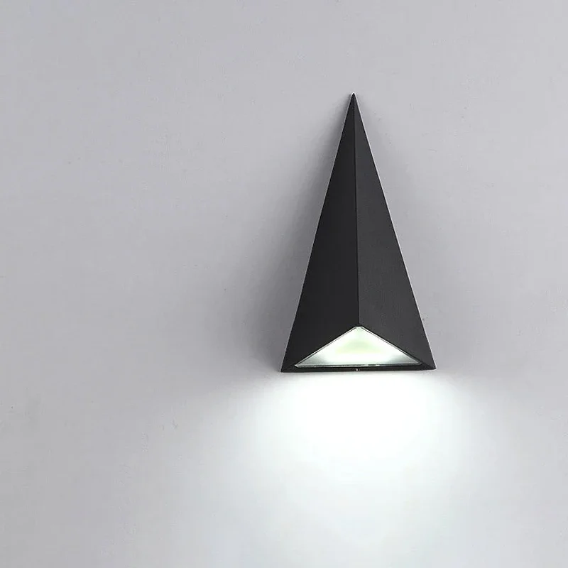 Lampe LED triangulaire imperméable conforme à la norme IP54, design créatif moderne, éclairage d'intérieur, luminaire décoratif de plafond, idéal pour un jardin, une cour, un couloir ou un balcon, 9W