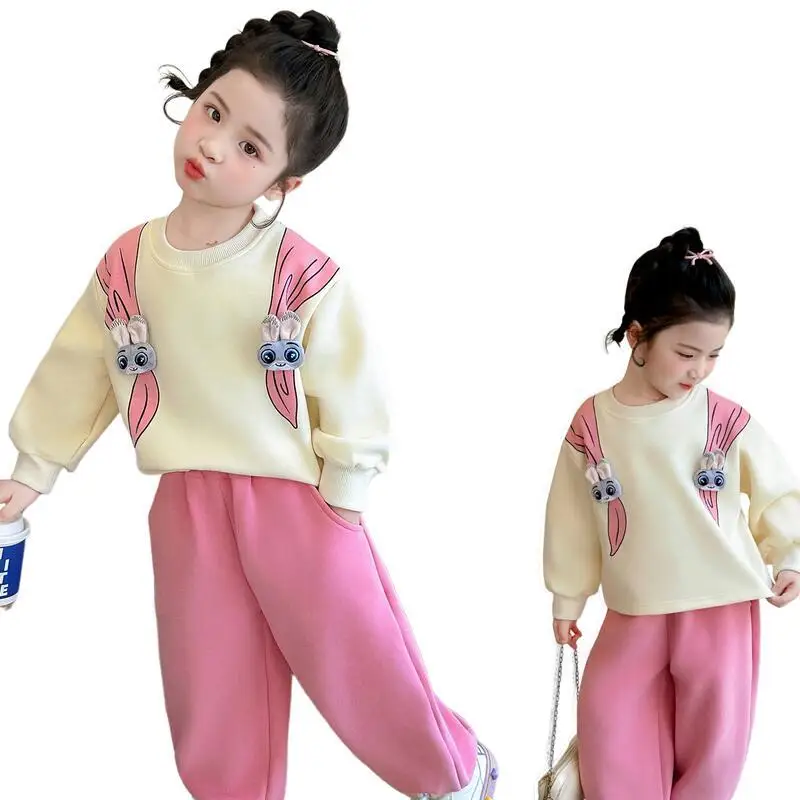

Костюм для девочек: свитшот с длинным рукавом и брюки, новый стиль, весна-осень, повседневный, с мультяшным принтом, модный комплект из двух предметов