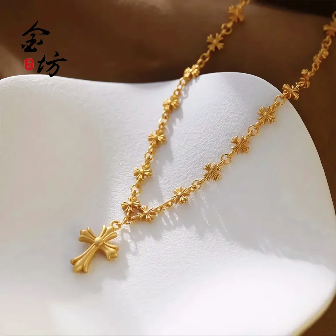 Moda 9999 24K oro real estilo étnico retro collar de cruz de cuervo dorado joyería versátil de lujo ligera para mujeres