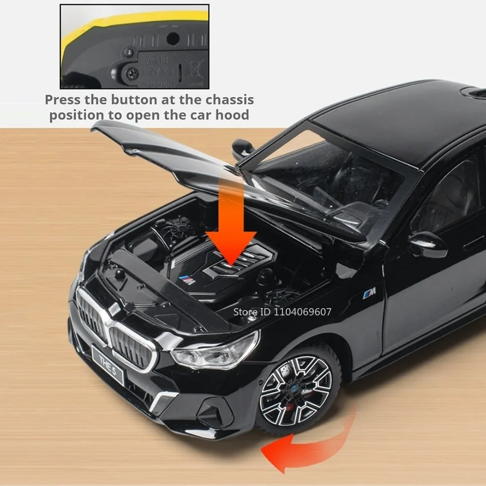 Modelo de juguete 1:24 530LI 760LI, coches en miniatura de Metal fundido a presión, luz de sonido, volante delantero, extraíble para niños, regalos de navidad