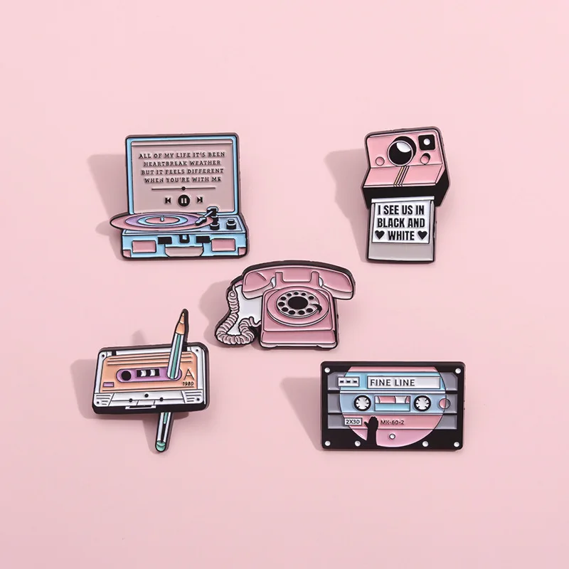 Retro Nostalgic Old-fashioned Telephone Tape Record Camera Modeling Design Metal Enamel Brooch Cartoon Pink Badge Pin Accessory