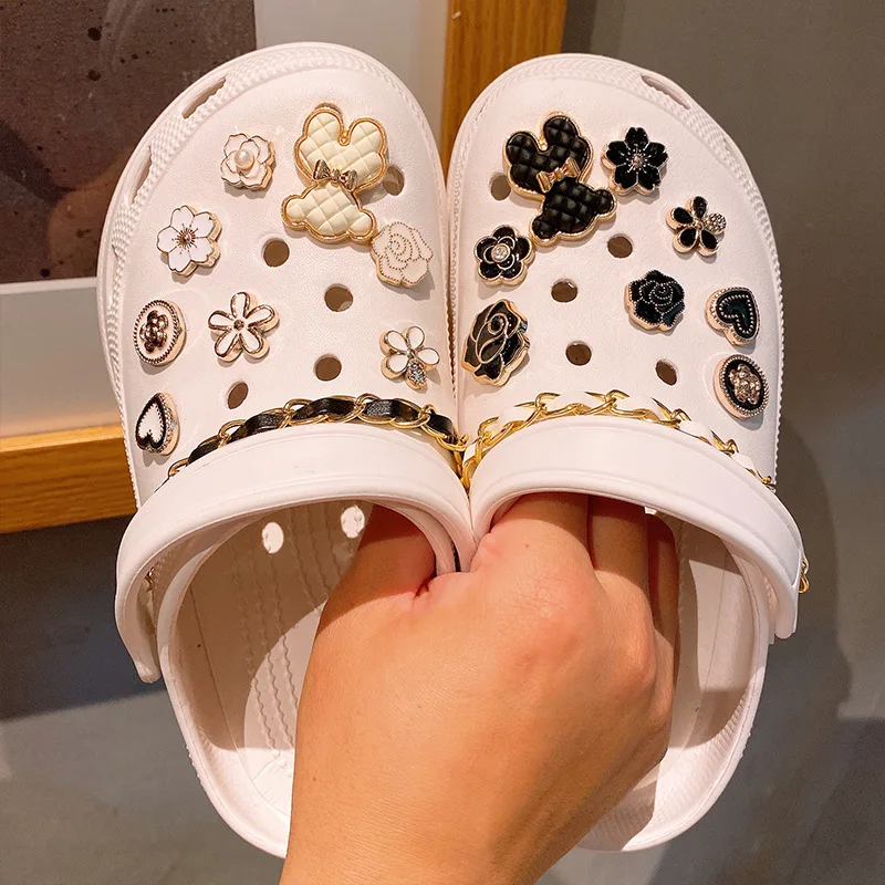 

Fashion Series black and white Camellia DIY Shoe Flower Decorative Buckles 3D Stereo Detachable Accessories Clogs Decorations