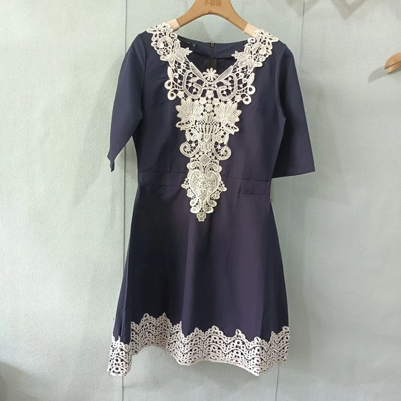 Fashion casual lace V-neck half sleeve niche unique 2023 new style women's clothing dresses