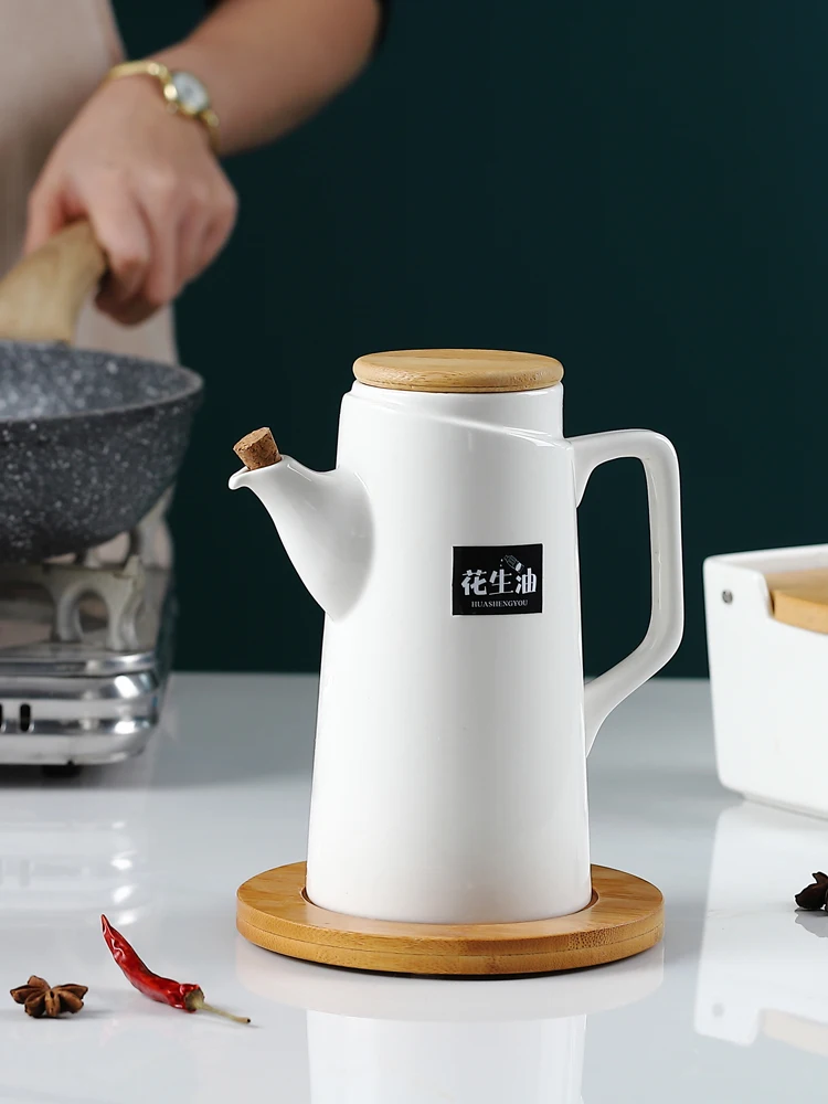 

Белая керамическая масленка в европейском стиле, бутылка для уксуса, кухонная утварь, фарфоровая простая герметичная банка с деревянной крышкой, домашний декор