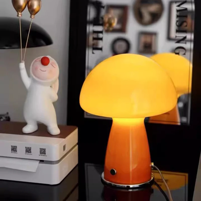 

Italian Designer Mushroom Desk Lamp LED Ornament Light for BedRoom Interior Desk Lamps Minimalism Bedside Decoration Lighting