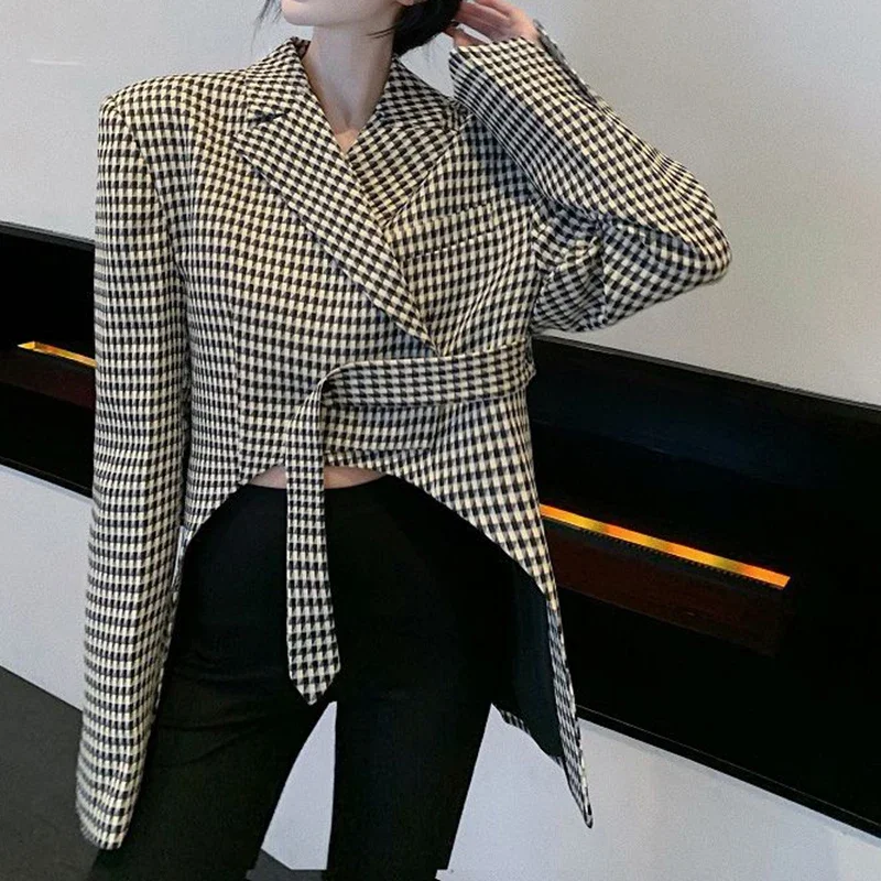 Hollow design plaid suit for women's spring new style, niche design sense, lightweight jacket, loose silhouette trendy top