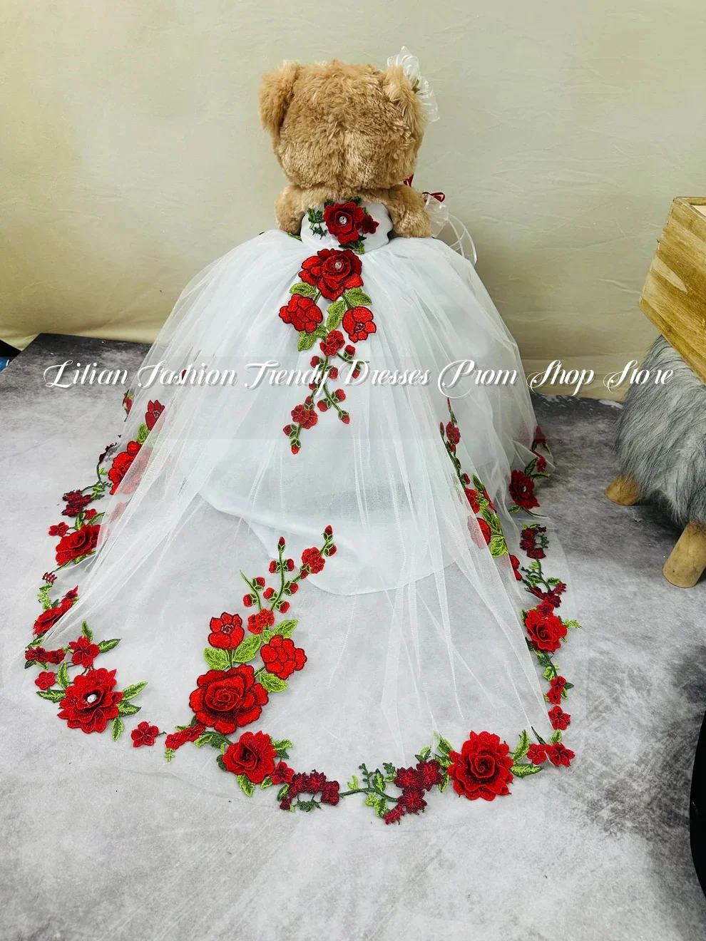 Elegant Mexican Floral Quinceanera Teddy Bear Dress 2025 Luxury Floral Embroidered Tulle Customised