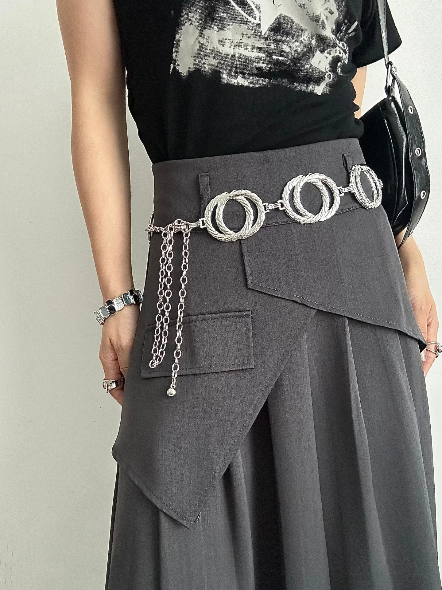 cinto-de-corrente-de-metal-premium-com-aneis-novo-design-de-nicho-2026-acessorio-de-corrente-para-vestido-estilo-feminino