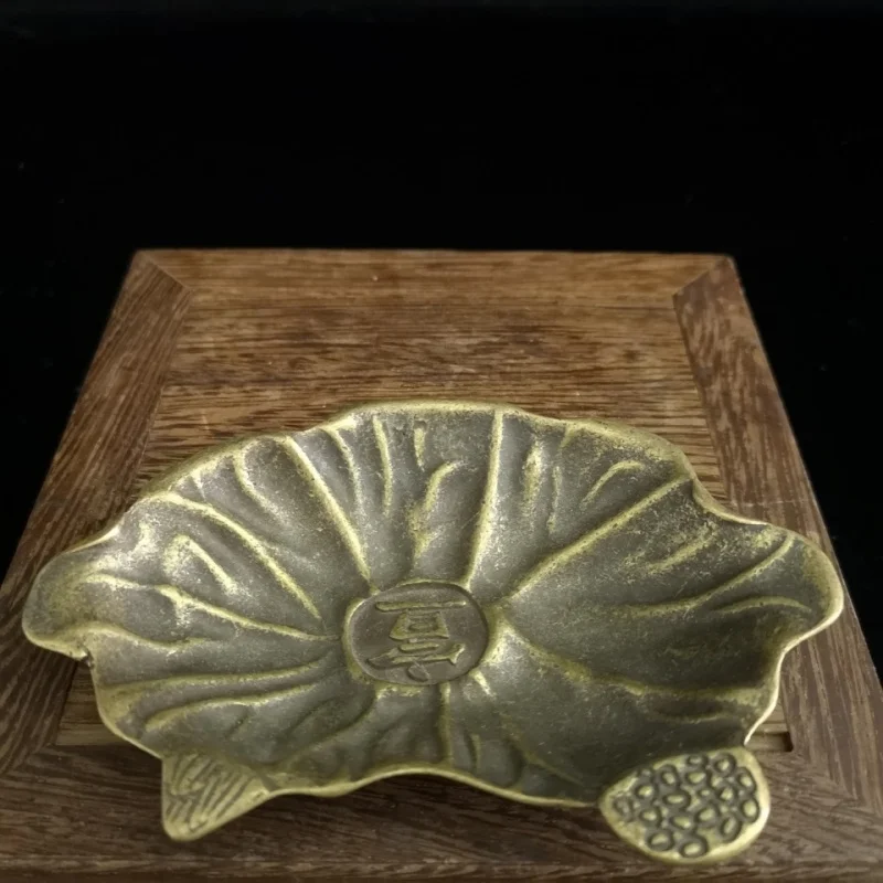 

Antique Miscellaneous Retro Brass Lotus Lotus Leaf Brush Washer Xuan Character Base Pure Copper Small Plate Lotus Shape Pure Cop