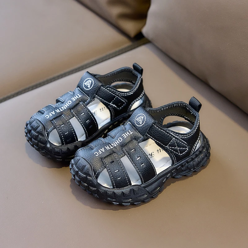 Jungen Sport-Sandalen mit Zehenschutz und Klettverschluss Kinder Strandschuhe Weiche Sohle Trendy 2026 Sommer Neue Kinder Freizeitschuhe Rutschfest – Detail 5