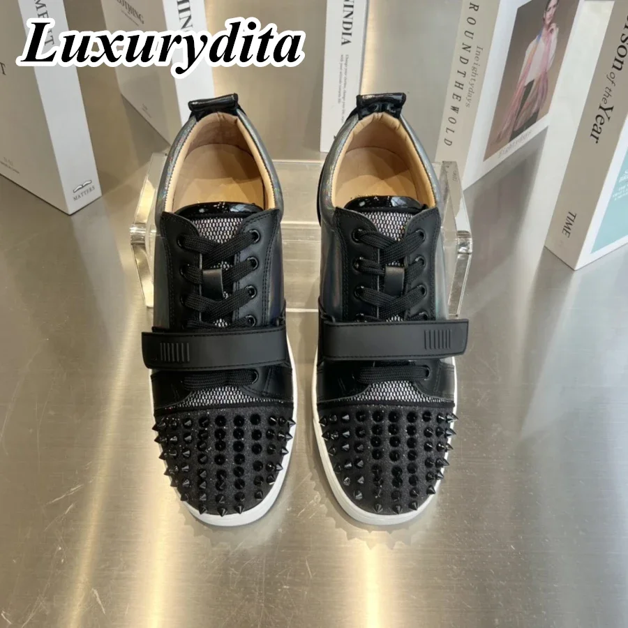 

Top Quality Womens Trendy Casual Sneakers Luxury Mens Real Leather Tennis Shoes Designr Red Sole Tide Lovers Rivet Shoes HJ0883