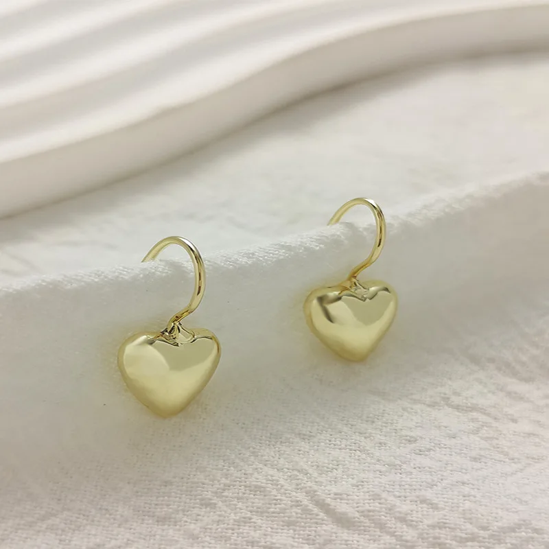 1Set Hot Selling Minimalist Niche and Versatile Three-Dimensional Heart Design High-End Ear Hook Cool Style Ear Studs Earrings