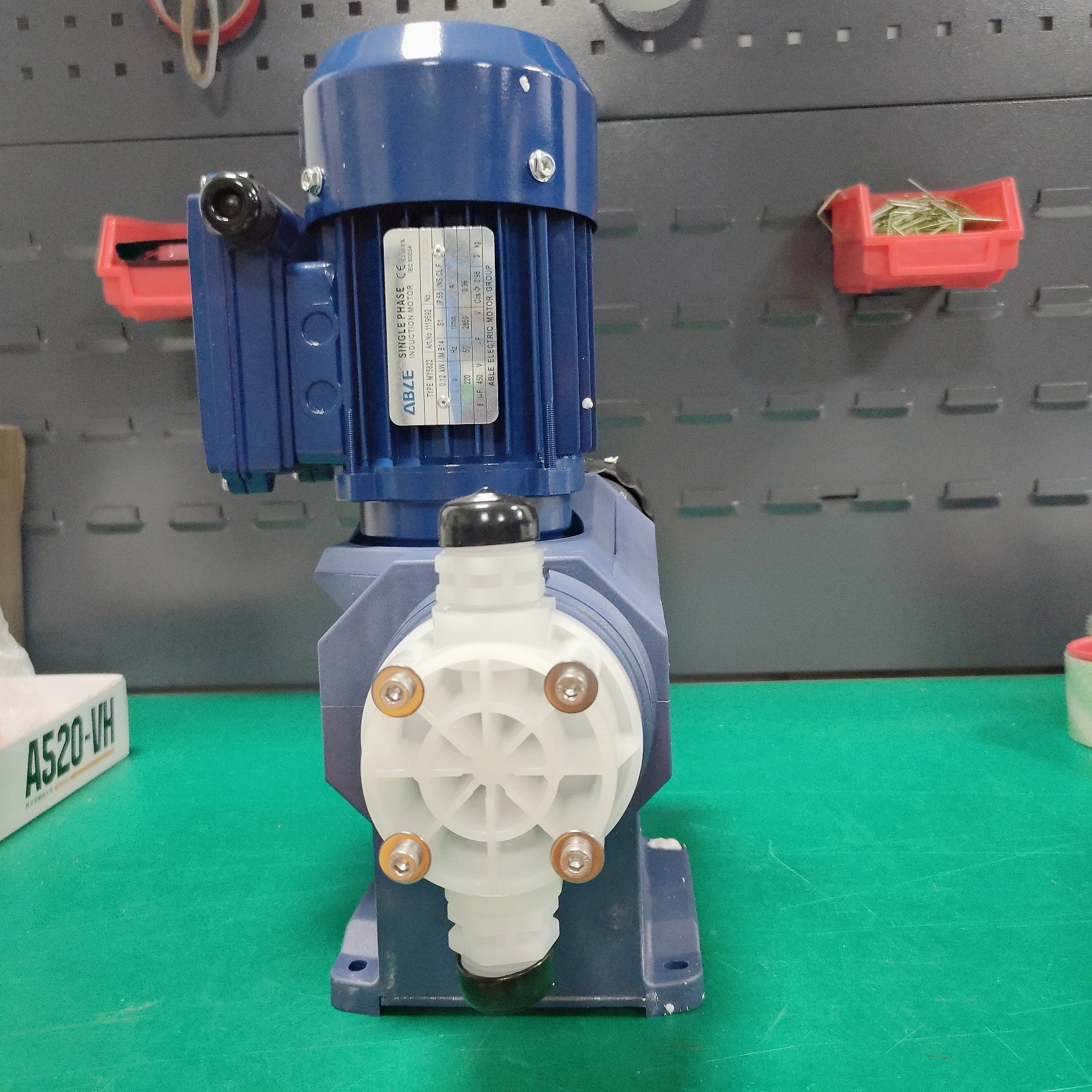 مضخة جرعات الحجاب الحاجز الكهربائية من سلسلة Prominent مضخات قياس نظام معالجة المياه