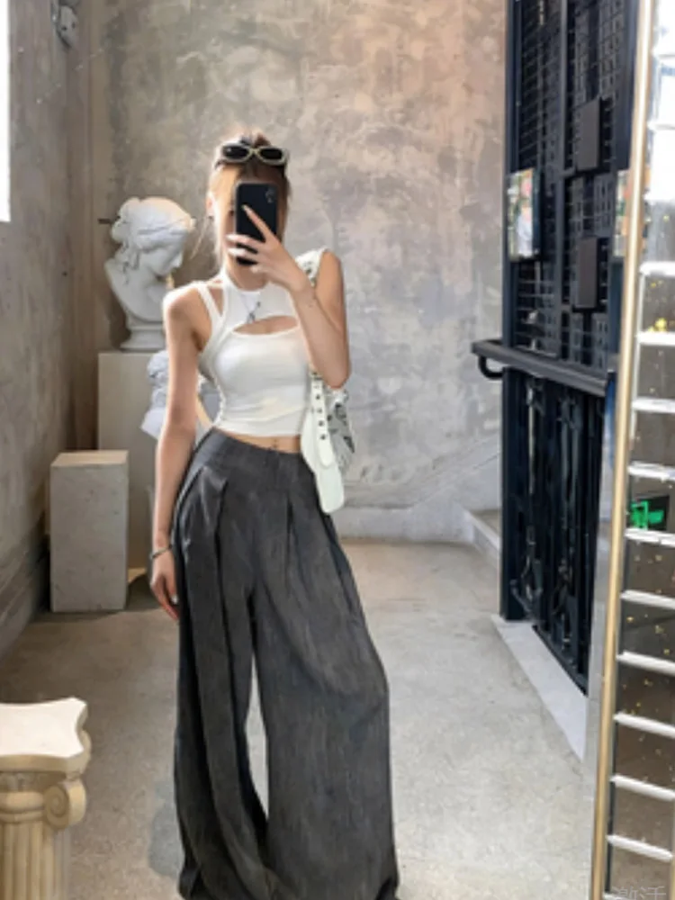 Hollow out design, hanging neck, sleeveless vest, fashionable short style, slim fit top for women's summer
