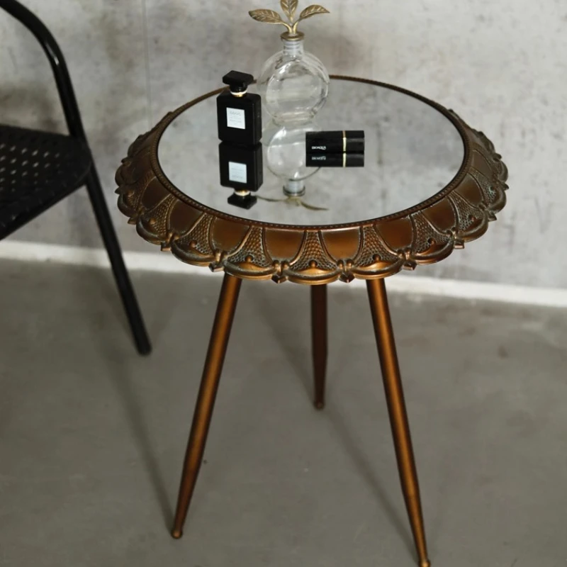 

British Retro Round Side Table ，Wrought Iron Mirrored Glass End Table for Sofa, Vintage Coffee Table with Tempered Top