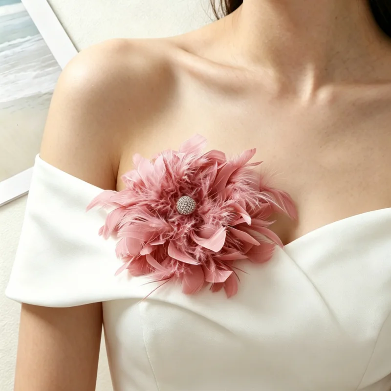 New Floral Ball Rhinestone Feather Brooch - Wedding Accessory for Bridesmaids and Groomsmen  Banquet Shirt and Dress Corsage