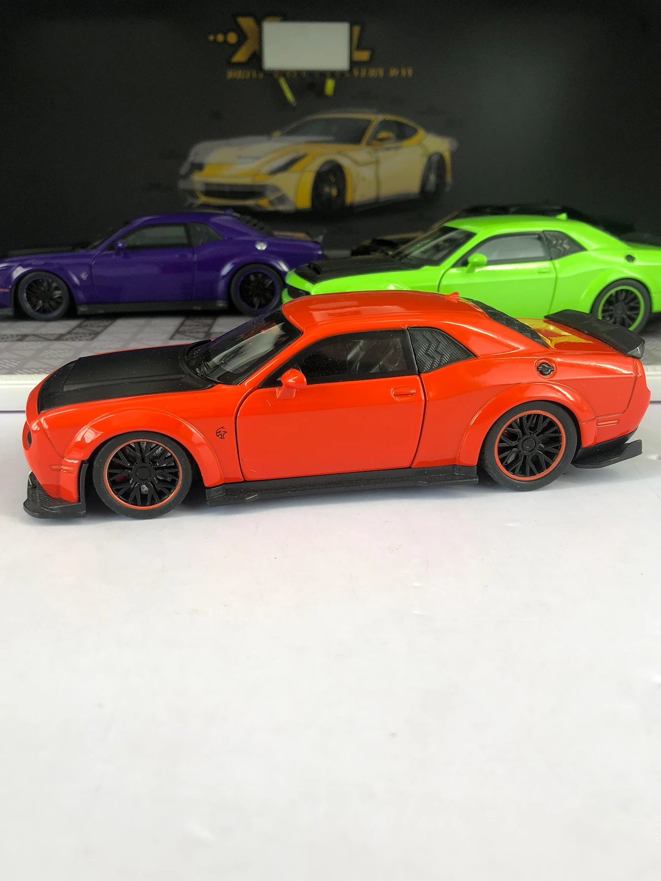 

1: 32 simulation modified sports car model, static ornament, metal collectible gift car